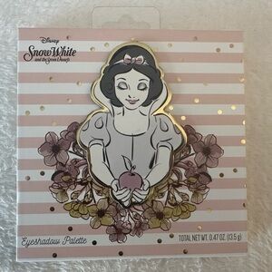 NWT Snow White Eyeshadow Palette